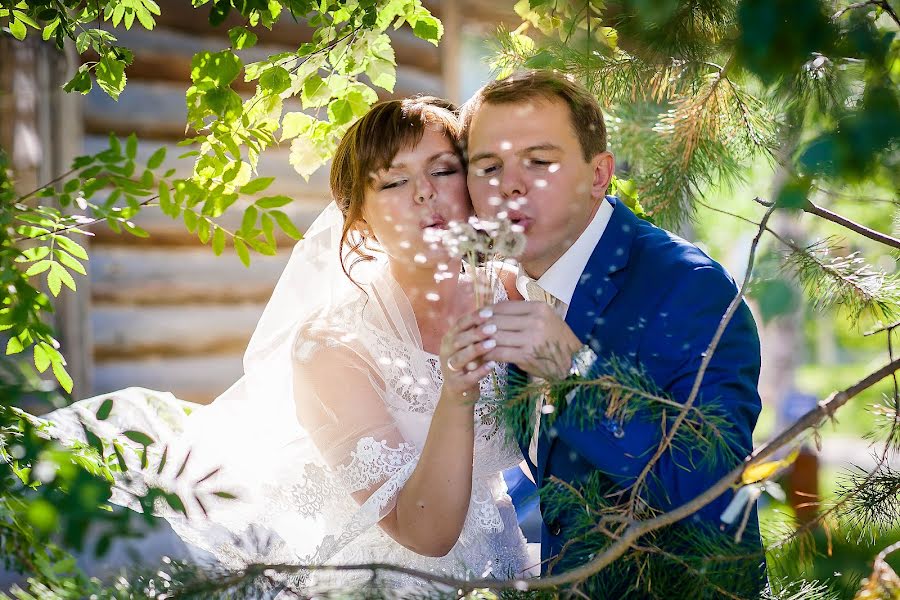 Wedding photographer Nadezhda Lebedeva (shadowsurgut). Photo of 22 November 2014