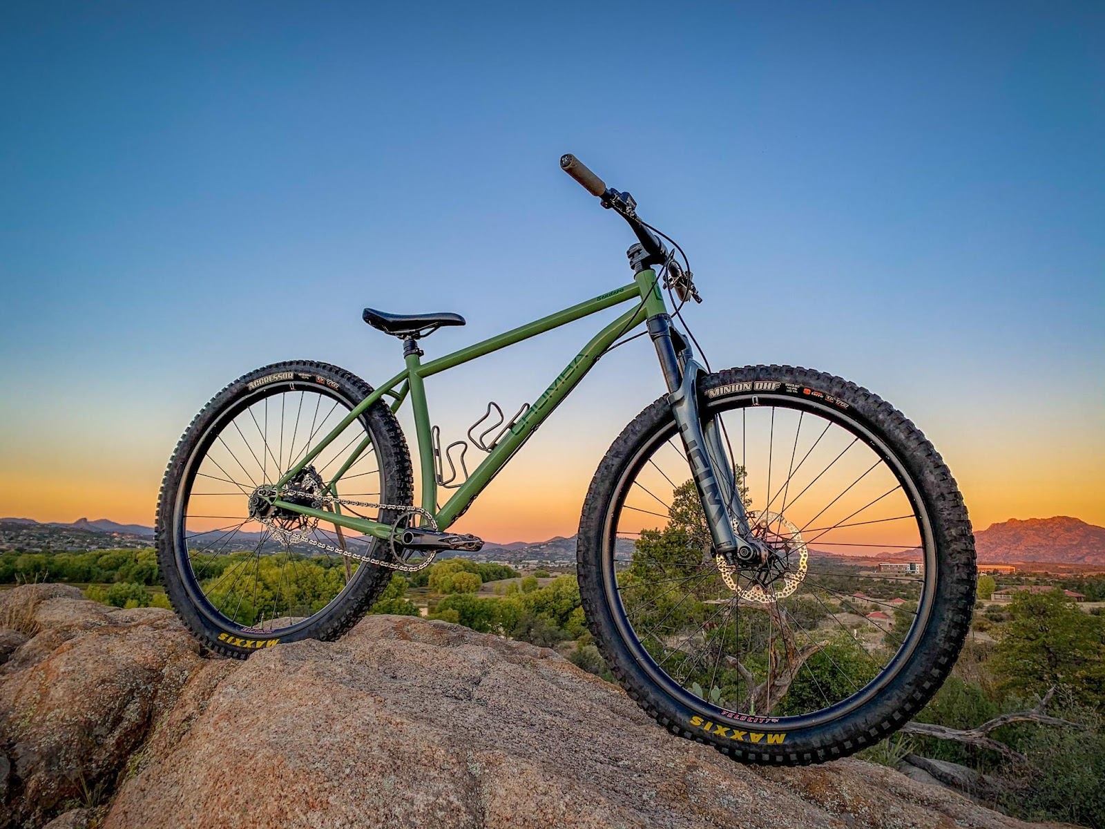 Should We Be Using Stainless Steel Water Bottles Instead? - Singletracks  Mountain Bike News