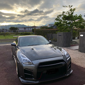 NISSAN GT-R