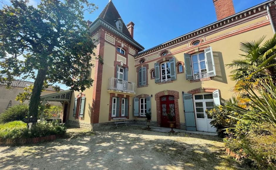 Vente propriété 15 pièces 400 m² à Aire-sur-l'Adour (40800), 680 000 €