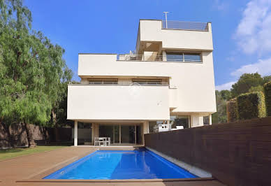 House with pool and terrace 7