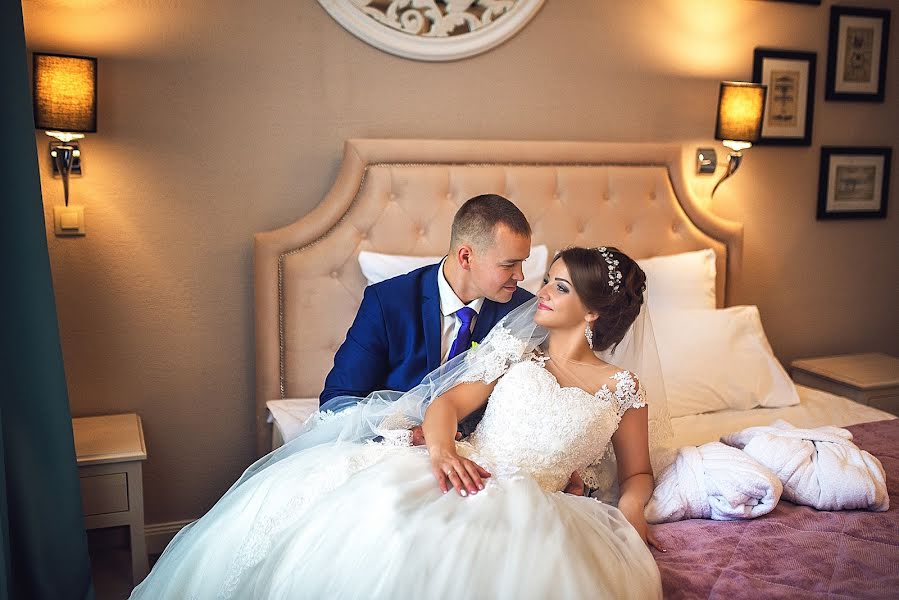 Wedding photographer Roman Zhdanov (romanzhdanoff). Photo of 1 October 2017