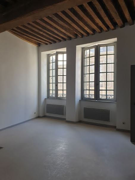 Location  appartement 2 pièces 64 m² à La Charité-sur-Loire (58400), 350 €