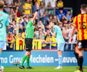 🎥 Quand l'arbitre se la joue cowboy et exclut un joueur de Westerlo pour deux jaunes en 4 secondes 