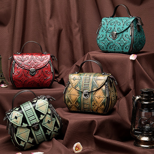 Title 7, Womens Embossed Leather Shoulder Bag A stylish...