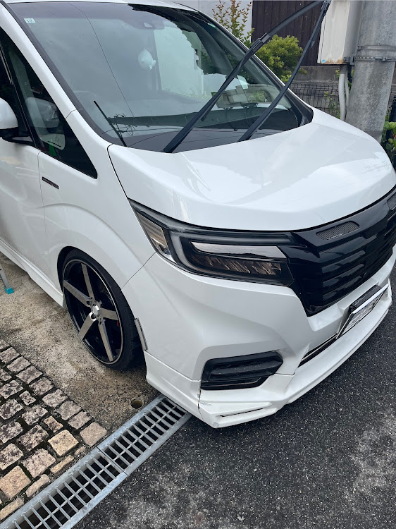 ステップワゴンのINTENTION ZERO・コーティング施工・６月もよろしくお願いします・夕暮れ時・ステッカーに関するカスタム事例の投稿画像1枚目