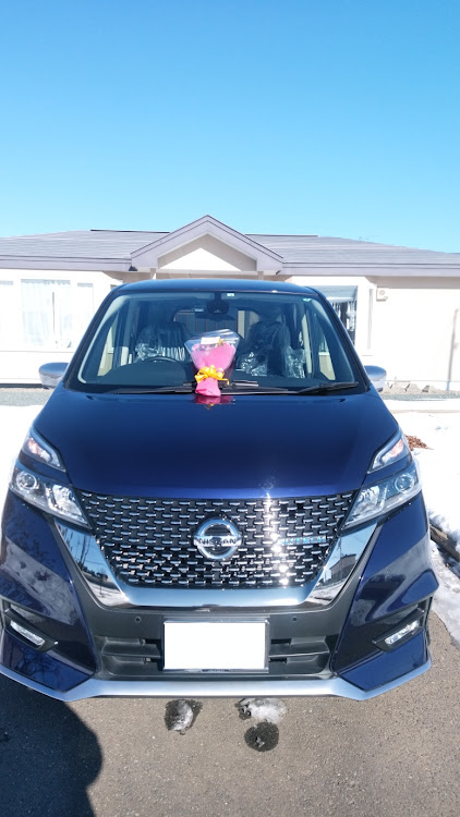 セレナのC27SERENA AUTECH・一人オフ会・水曜どうでしょうステッカー・納車1年に関するカスタム事例の投稿画像1枚目