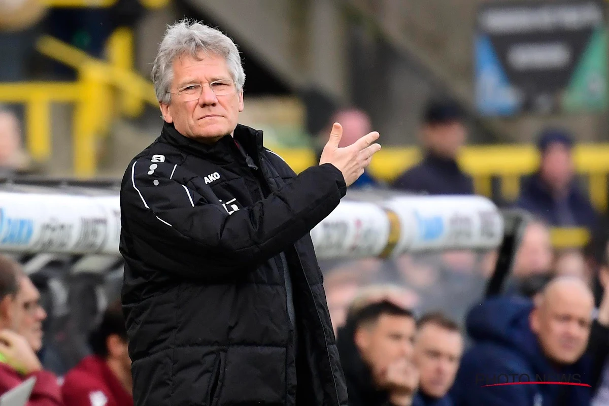 UPDATE: Laszlo Bölöni gespot op trainingsveld - hij is officieel de nieuwe trainer van KAA Gent