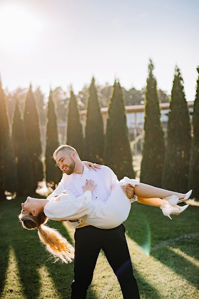 Jurufoto perkahwinan Denis Komarov (komaroff). Foto pada 23 Mac 2023