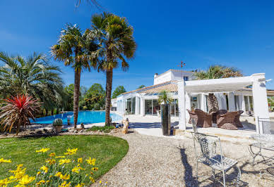 Maison avec piscine et terrasse 4