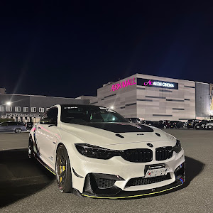 M4 クーペ F82