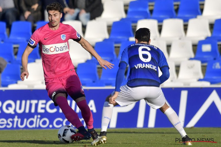 Albert Stuivenberg présente le nouvel attaquant de Genk