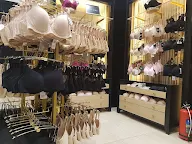 La Senza photo 1