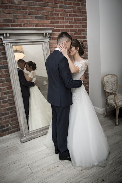 Wedding photographer Tomek Aniuksztys (aniuksztys). Photo of 14 February 2019