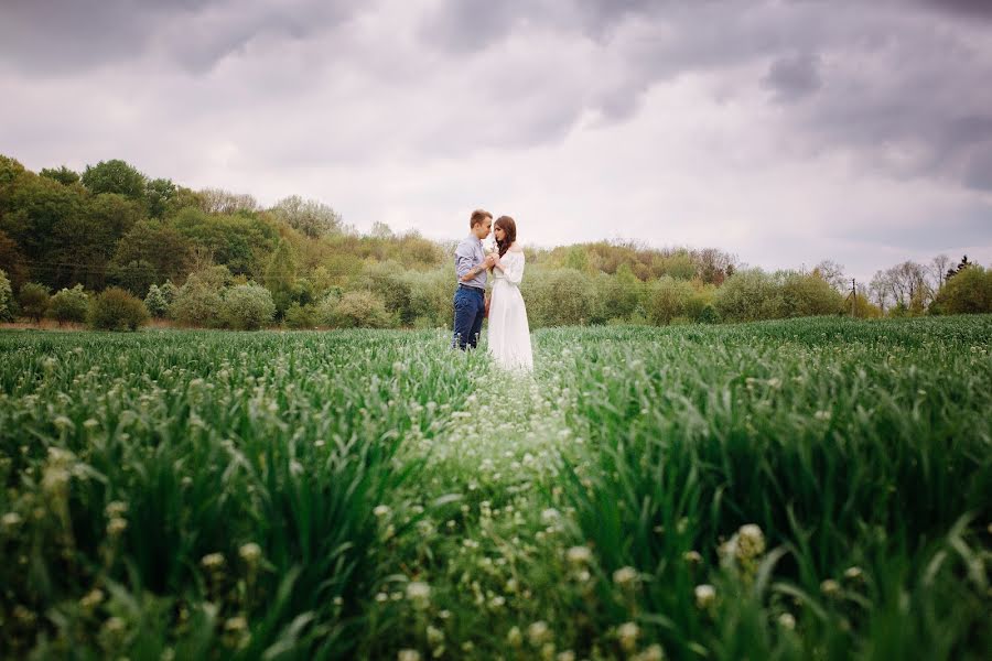 Wedding photographer Elena Dyakiv (djakiv). Photo of 11 July 2016