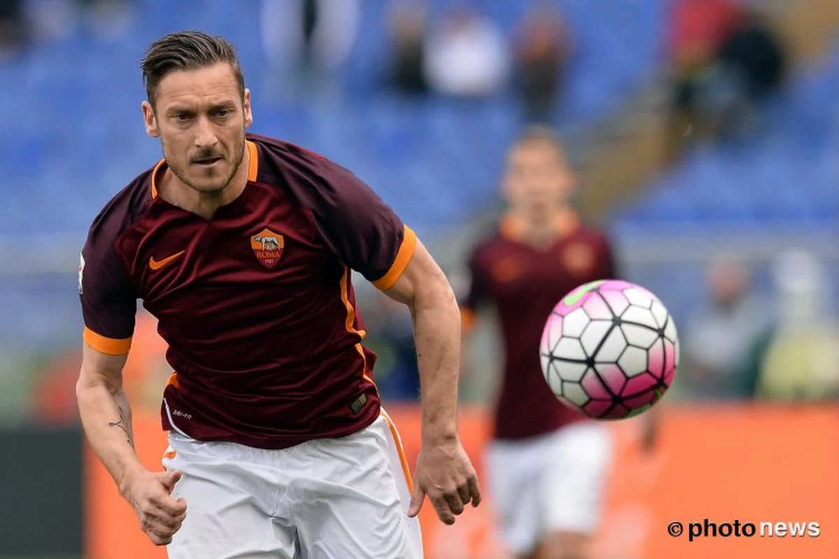 Prachtig! Met dit speciale shirt speelt Totti zijn laatste match