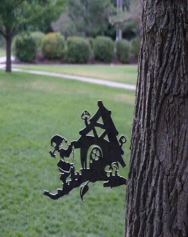 Goblin Art Decoration Metal Silhoue - 0
