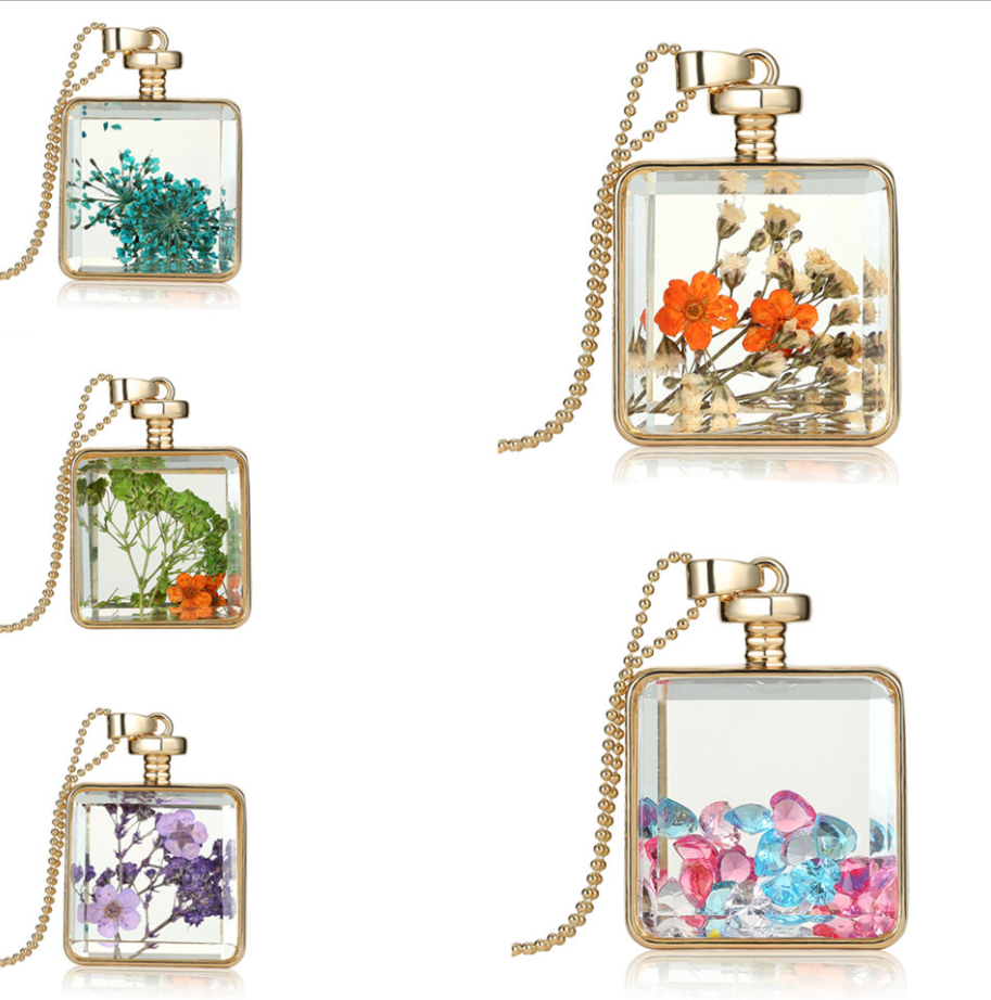 Dried flower specimen square pendant