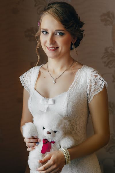 Fotografo di matrimoni Denis Neklyudov (densvet). Foto del 21 novembre 2015