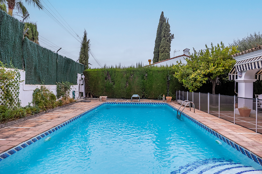 House with pool and garden 2