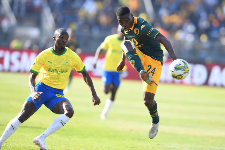 Peter Shalulile of Mamelodi Sundowns and Thatayaone Ditlhokwe of Kaizer Chiefs during a DStv Premiership match