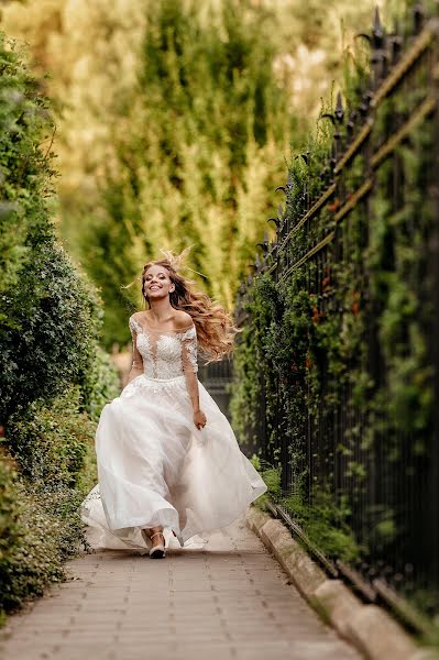 Fotógrafo de bodas Svetlana Naumova (svetlo4ka). Foto del 20 de septiembre 2020