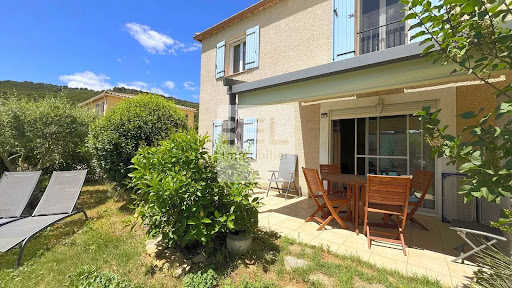 Maison avec piscine et terrasse 5