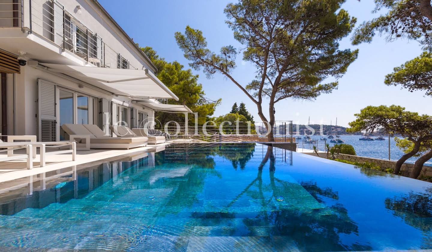 House with pool Hvar