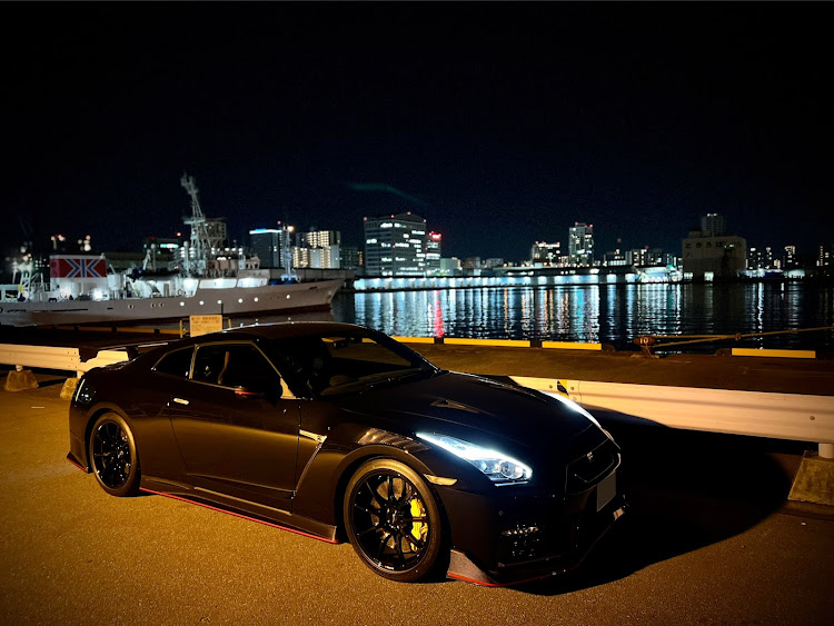 NISSAN GT-Rの福岡・須崎埠頭・35GT- R・マクラーレン・あけましておめでとうございますに関するカスタム事例の投稿画像1枚目