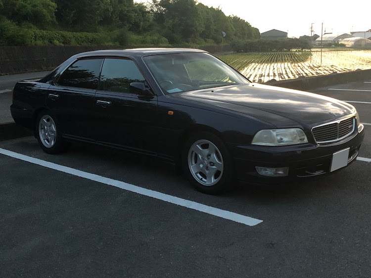 レパードのY33レパード・社員駐車場に関するカスタム事例の投稿画像2枚目