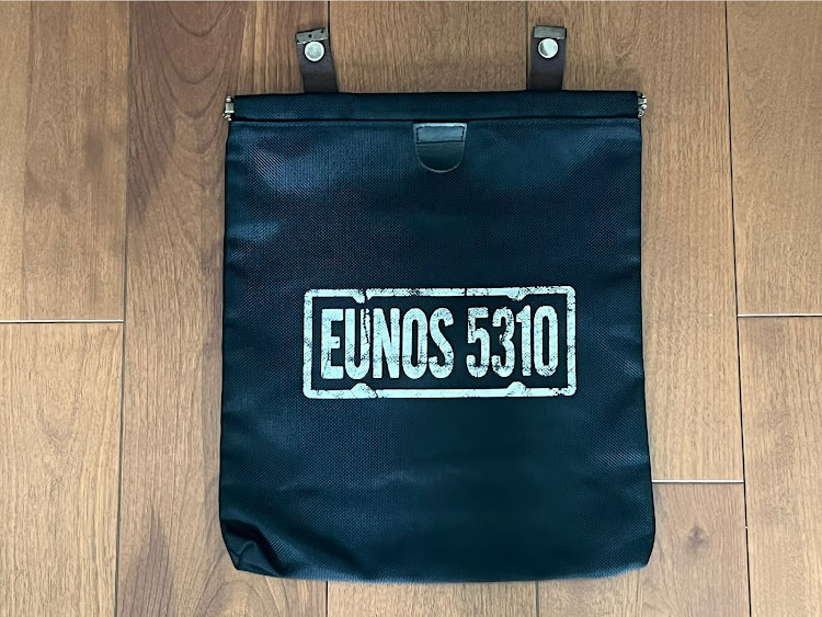 わがままポチさんが投稿したユーノスロードスター・ユーノスグッズ・EUNOS5310・ごみ入れなのに小洒落てる・隼のKさんありがとう😊に関するカスタム事例の投稿画像1枚目