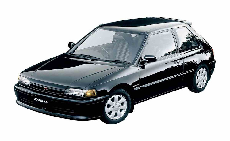 オデッセイのマツダファミリア・今までに所有した車でNo.1は？・WBC優勝おめでとうに関するカスタム事例の投稿画像1枚目