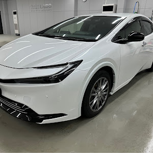プリウス MXWH60