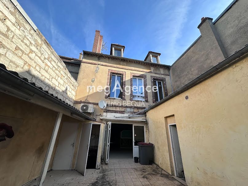 Vente maison  167 m² à Sens (89100), 180 000 €