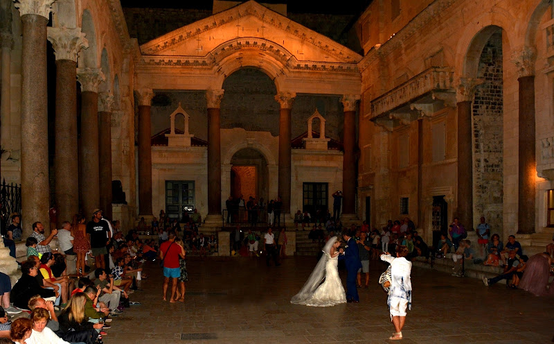 Un giro di valzer in piazza e via... di gigidueelle