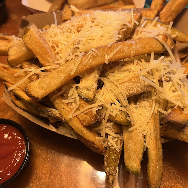 Garlic parm fries