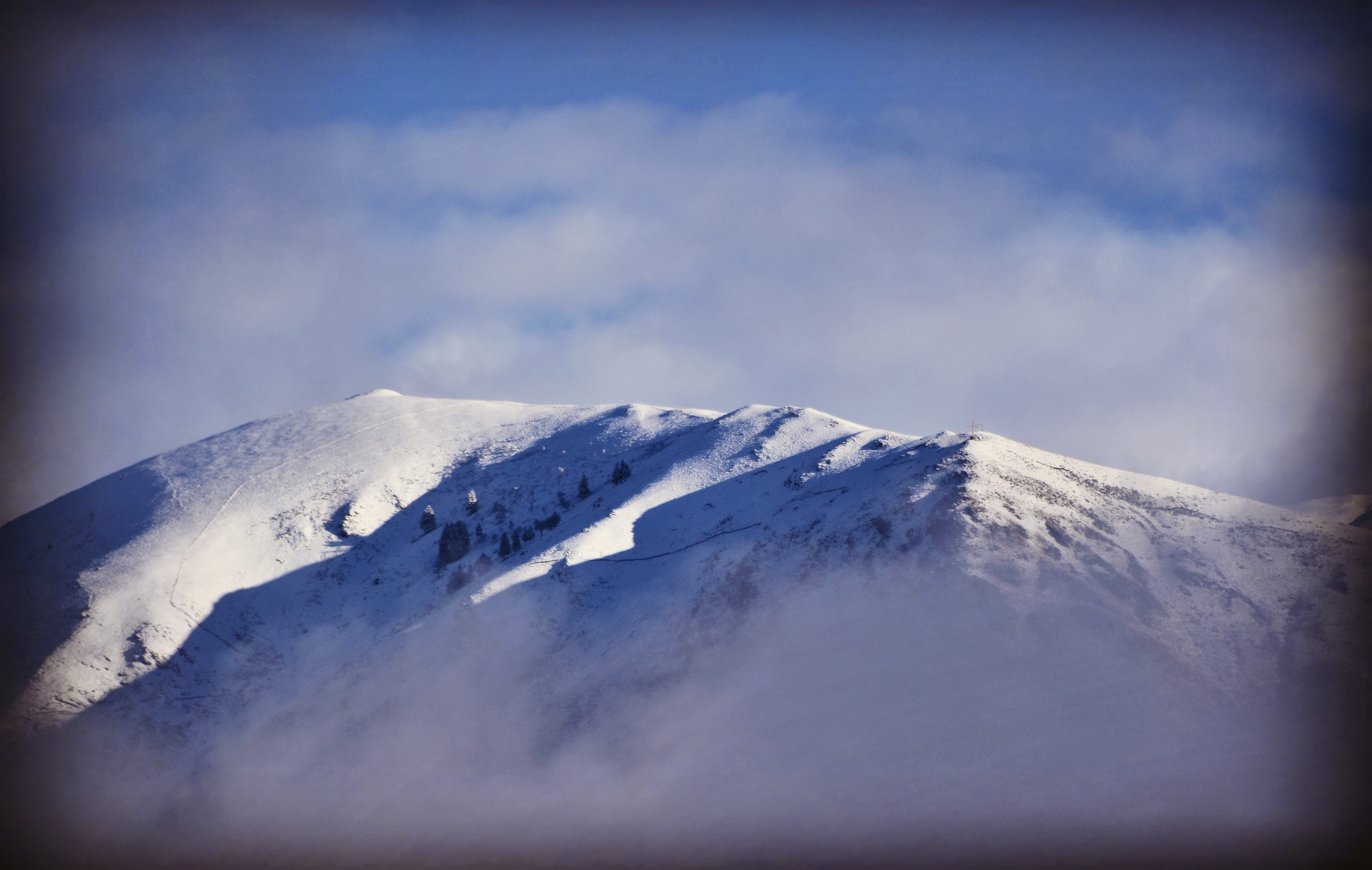 Nuvole come cornice di elisabettaZürcherbruschi