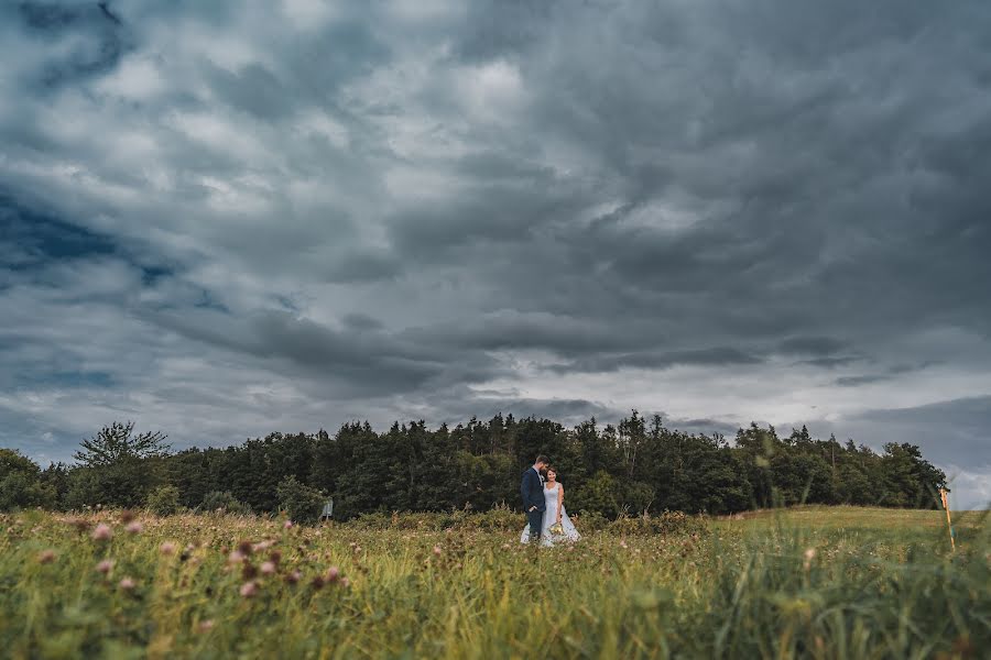 Fotograf ślubny Petr Ovsík (petrovsik). Zdjęcie z 2 stycznia 2022