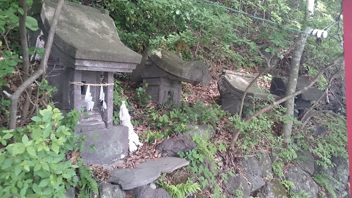 鼻面稲荷 祠