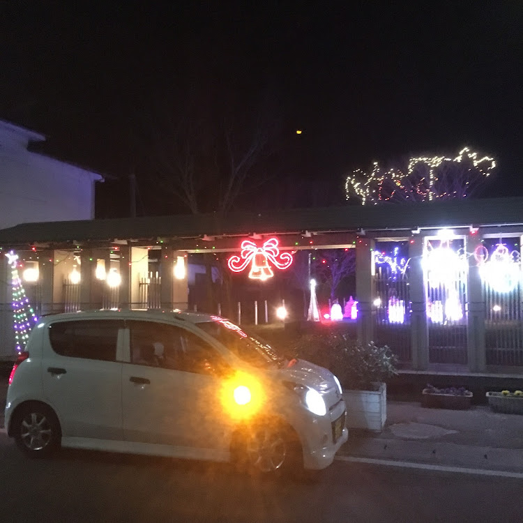 アルトの無加工スマホ撮り・なんとか商店街・イルミネーション・ウイポジ明る過ぎ・なんとか町に関するカスタム事例の投稿画像1枚目
