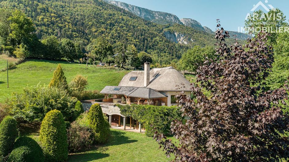 Vente maison 7 pièces 312 m² à Lathuile (74210), 1 490 000 €