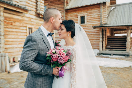 Fotógrafo de casamento Marina Longortova (marinalongortova). Foto de 10 de julho 2017