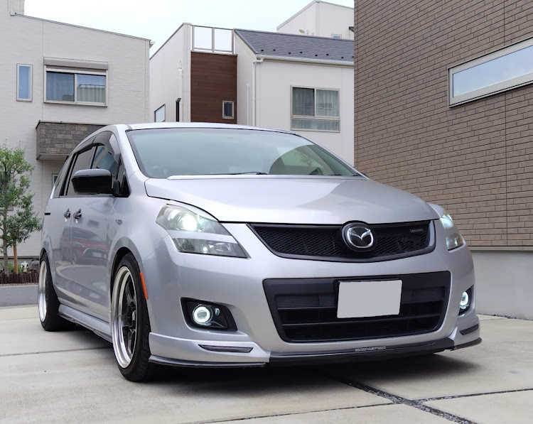 MPVのボディカラー図鑑・サンライトシルバー・ロービームLED・AliExpress・EUROBEATに関するカスタム事例の投稿画像1枚目