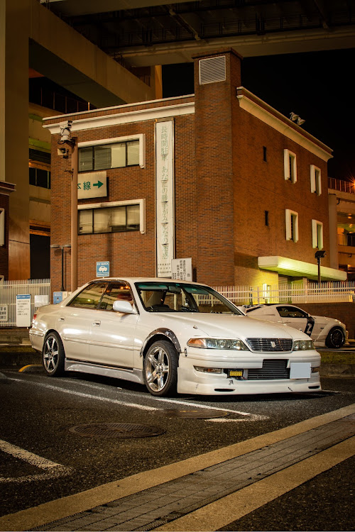 LSのハロウィン・車種名エンブレムは有り派・撮影会・大黒PA・ボンネットアートに関するカスタム事例の投稿画像5枚目