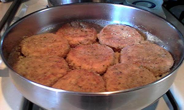 Super Salmon Cakes_image