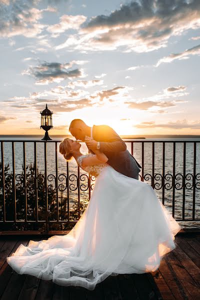 Fotógrafo de casamento Viktoriya Sluzhivaya (slugivaya). Foto de 17 de junho 2022