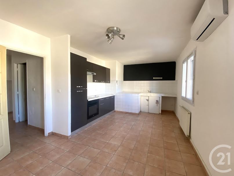 Location  appartement 3 pièces 52.15 m² à Arles (13200), 650 €