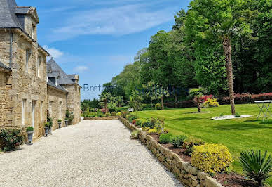 Propriété en bord de mer avec jardin 14