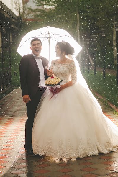 結婚式の写真家Kubanych Moldokulov (moldokulovart)。2017 4月26日の写真