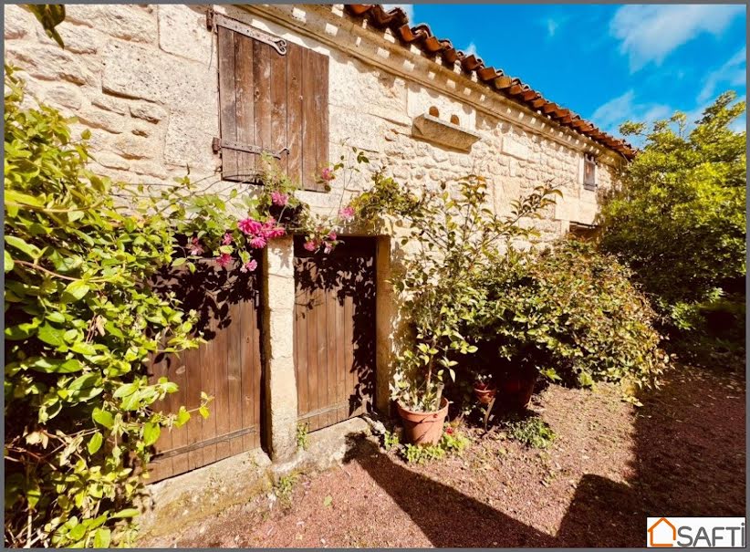 Vente maison 7 pièces 157 m² à Fouquebrune (16410), 179 000 €